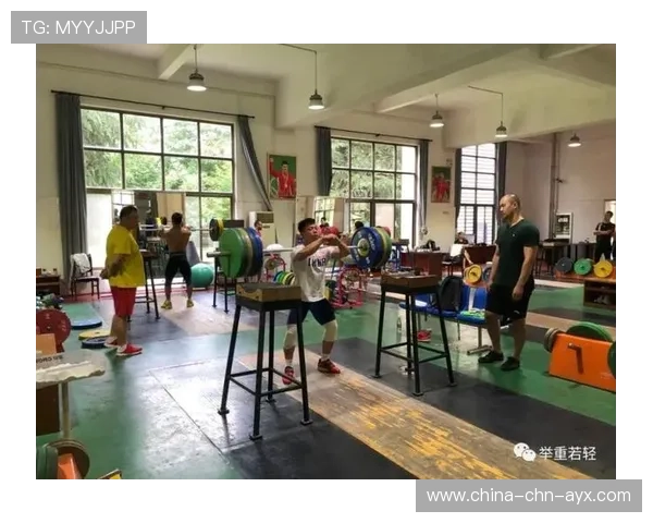 举重训练营举办家长教育与陪训规范讲座，举重训练计划